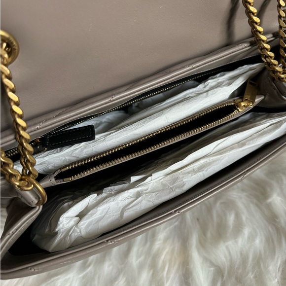 Saint Laurent Medium Loulou - Picture 9 of 16